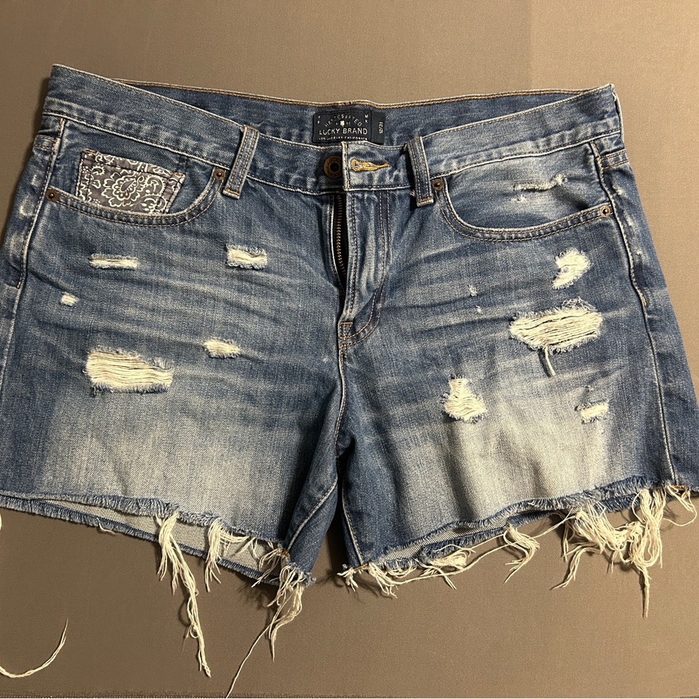Lucky Brand ladies distressed denim shorts 12/31